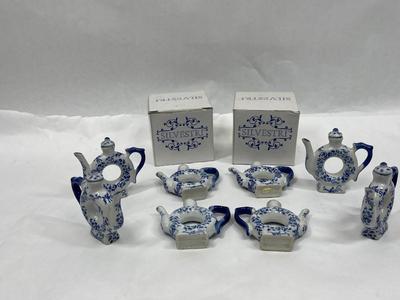 8 Silvestri Blue & White Ceramic NAPKIN RINGS teapot shaped Delft blue willow like