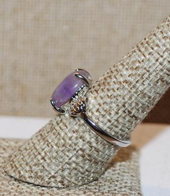 Size 6½ Blue Oval Amethyst Stone Ring with 4 Line Accent Spheres on a Silver Tone Band (3.3g)