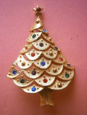 Vintage Christmas Tree Pin signed J.J.