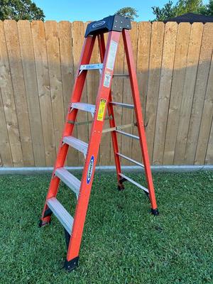 6’ Fiberglass Ladder