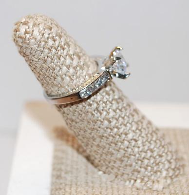 Size 6 Princess Cut Stone Ring .925 Silver Plated Band with Accents (3.7g)