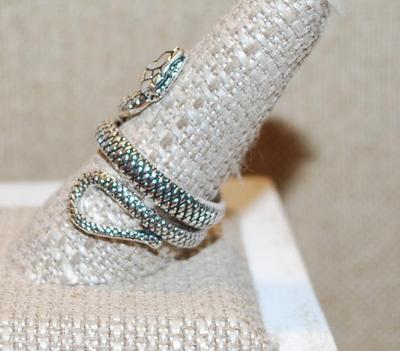 Size 11 Silver Tone Rattlesnake Ring with Pronounced Snake Scales (10.0g)
