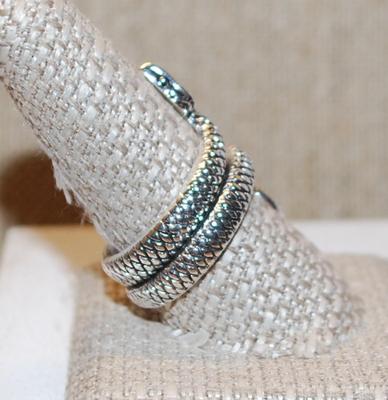 Size 11 Silver Tone Rattlesnake Ring with Pronounced Snake Scales (10.0g)
