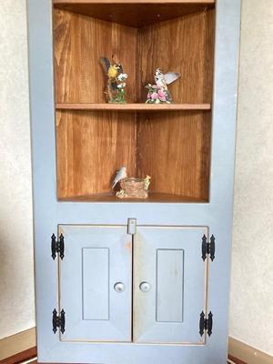 LOT 85: Farmhouse Corner Display Shelf with Collection of Birds - Goebel, Lenox and More