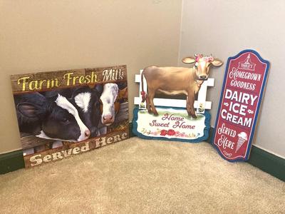 LOT 91: Farmhouse / Dairy Signs and Wall Hangings