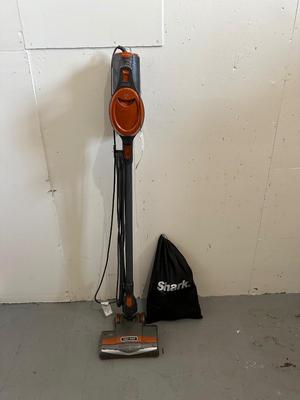 SHARK ROCKET BAGLESS VACUUM