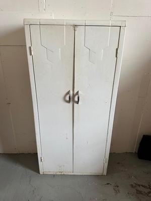 RETRO METAL CABINET WITH 4 SHELVES
