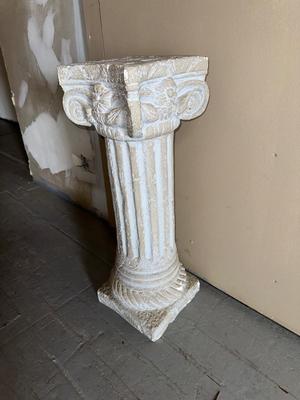 RESIN LIKE PILLAR AND AN UPHOLSTERED TOP STOOL