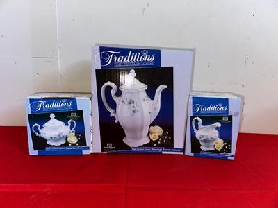 NEW TRADITIONS COFFEE POT W/CREAM & SUGAR SET BLUE GARLAND PATTERN