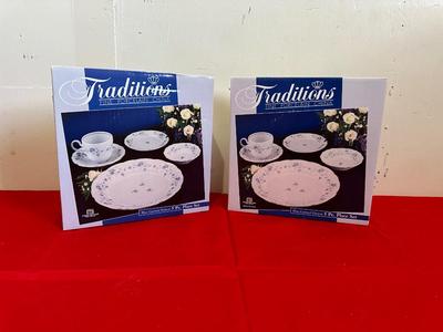 2 NEW TRADITIONS 5 PC PLACE SETTING BLUE GARLAND PATTERN