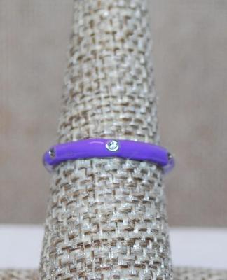 Size 7 LAVENDER Enamel Ring with 6 Rhinestones Around the Band (2.1)