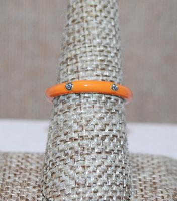 Size 7 ORANGE Enamel Ring with 6 Rhinestones Around the Band (2.3)