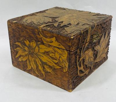 Antique FLEMISH Poinsettia Wooden Box with hinged lid