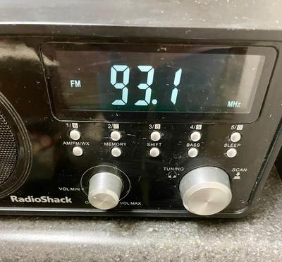 Vintage Radio Shack Portable AM-FM-WX (weather) Radio