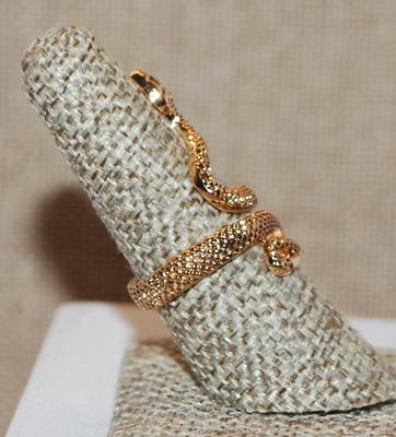 Size 8 All Gold Tone Wrap-Around Snake Ring (4.8g)
