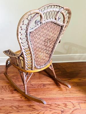 Antique Heywood Bros-Wakefield Rattan & Wicker Rocking Chair Read Measurements