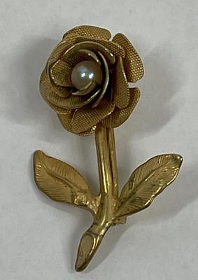 Small Gold Tone Rose with white pearl center