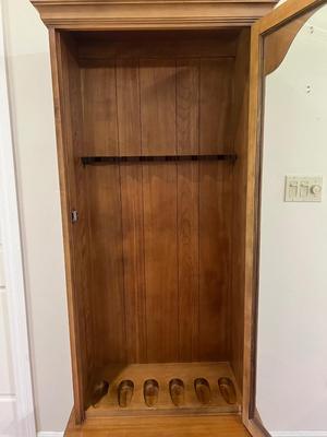 Solid Wood Lockable Gun Cabinet