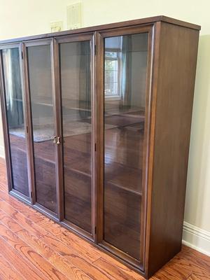 BROYHILL 1960s Plinth Hutch