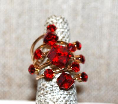 Size 6-7 All Red Acrylic Party Style Ring with 12 Assorted Size Baubles on an Expansive Gold Tone Band (8.8g)
