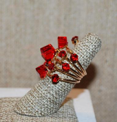 Size 6-7 All Red Acrylic Party Style Ring with 12 Assorted Size Baubles on an Expansive Gold Tone Band (8.8g)