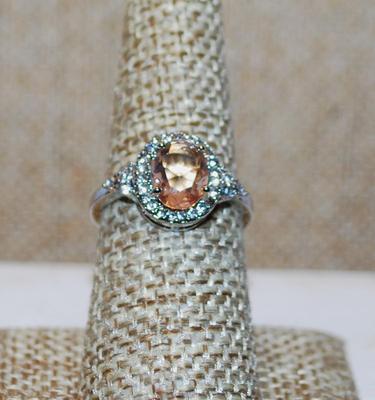 Size 7½ Champagne Colored Cushion Cut Stone Ring with Full Surrounds on a Basket Setting & Silver Tone Band (3.6g)