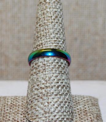Size 7 Multicolor Iridescent No Stones Ring Band (2.7g)