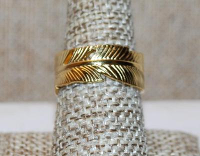 Size 8½ Wrap-Around Gold Tone "SPLIT Palm Fronds" Ring with an "Open" Band (3.9g)