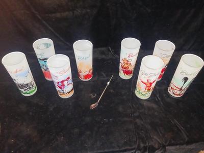 8 FROSTED GLASSES WITH WESTERN THEME AND 6 SIPPING SPOONS