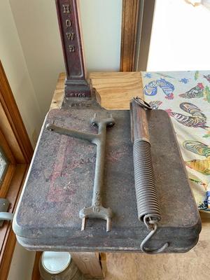 Antique Cast Iron Howe Platform Scale