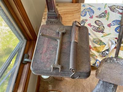 Antique Cast Iron Howe Platform Scale