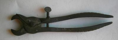 Unusual Patented Antique Locking Hog Ring Plyers