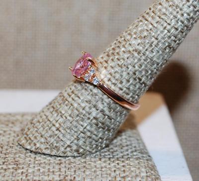 Size 8 Pink Oval Faceted Stone Ring with 3 Clear Stones Side Accents on a Rose Gold Band (2.3g)