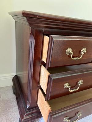 KINCAID Dresser & Night Stand