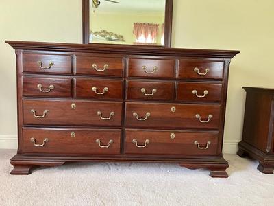 KINCAID Dresser & Night Stand