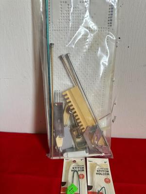 KNITKING KH-891 KNITTING MACHINE W/ACCESSORIES