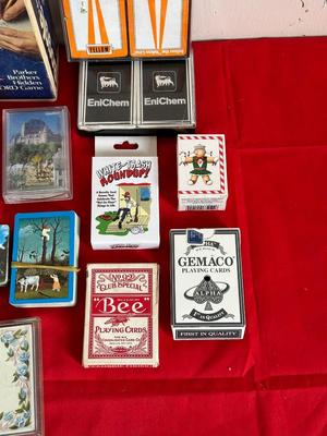 GAMES, DECKS OF CARDS AND BOOKS ON HOW TO GAMBLE