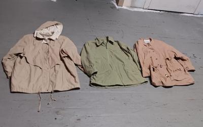 LADIES WORTHINGTON COAT W/HOOD (2X), 2 LONDON FOG JACKETS (L & XL)