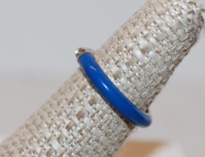 Size 7 Blue Enamel Ring with Solitaire Gold-Circled Clear Stone (3.1g)
