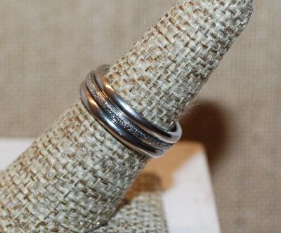 Size 7 Set of 3 Silver Tone Rings for Stacking or Individual Use (4.3g)