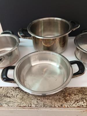 Four-piece 18-10 CR/NI Professional pot set with one lid