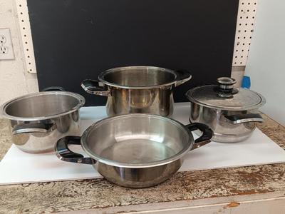 Four-piece 18-10 CR/NI Professional pot set with one lid