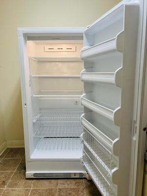 5’ 10 1/2” COMMERCIAL Frigidaire ULTRAFREEZE