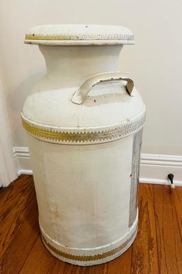 Vintage DAIRYMEN’S LEAGUE Milk Can
