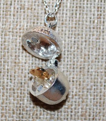 "Gold Heart in the Acorn" PENDANT (1" x ¾") on a Silver Tone Necklace Chain 19" L