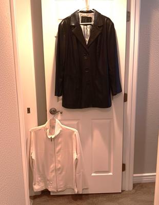 GALLERY WOMEN SOFT LEATHER COAT AND TCM FLEECE JACKET