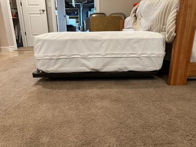 VERY NICE WOOD FRAMED DAYBED W/TRUNDLE PLUS BEDDING
