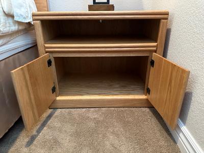 SOLID WOOD NIGHT STAND WITH CABINET PLUS METAL BASE LAMP W/OUTLETS
