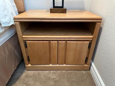 SOLID WOOD NIGHT STAND WITH CABINET PLUS METAL BASE LAMP W/OUTLETS
