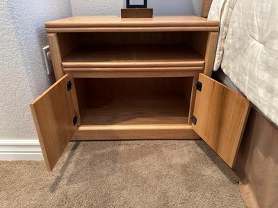SOLID WOOD NIGHT STAND WITH CABINET PLUS METAL BASE LAMP W/OUTLETS